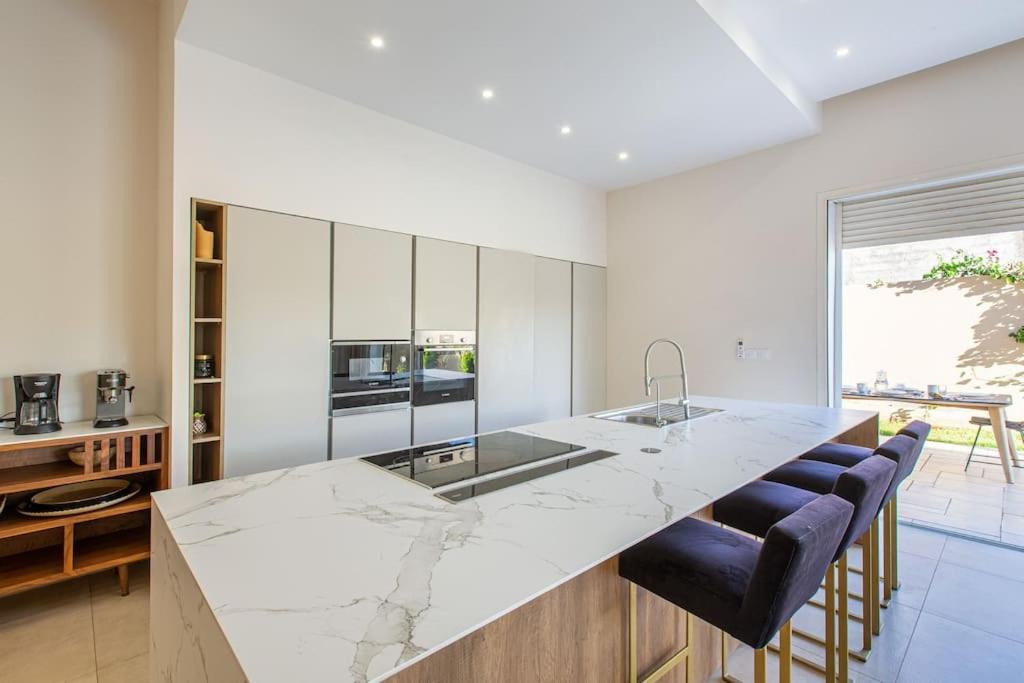 Safiya, Luxe Et Detente, Jeux, Cuisiniere Villa